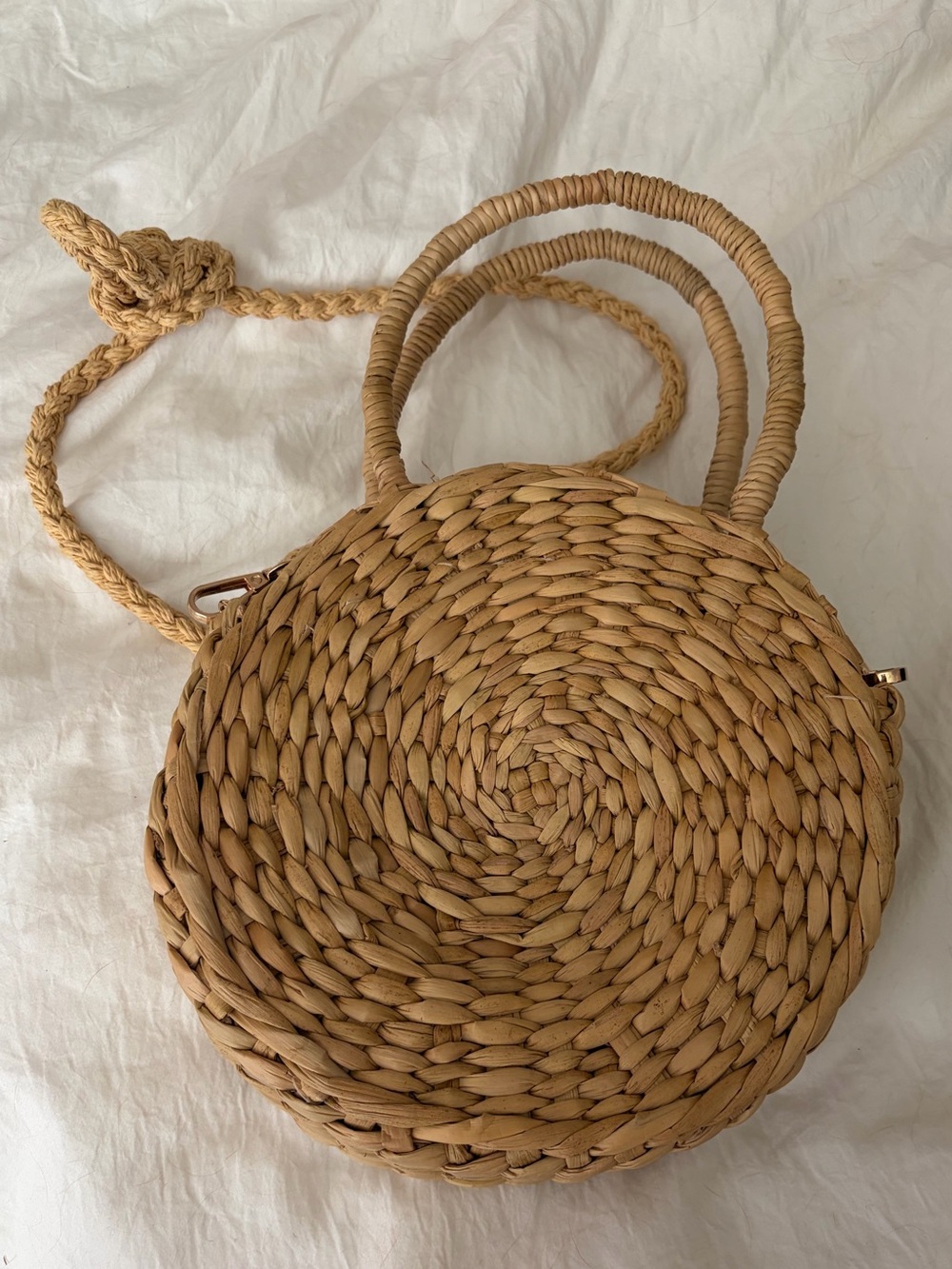 Abercrombie Woven Straw circle Bag, like new